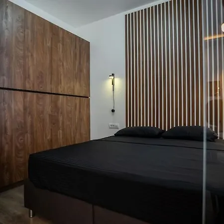 Music Apartment *
